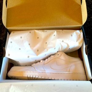 Air Jordan 1 Low - Men’s 10.5